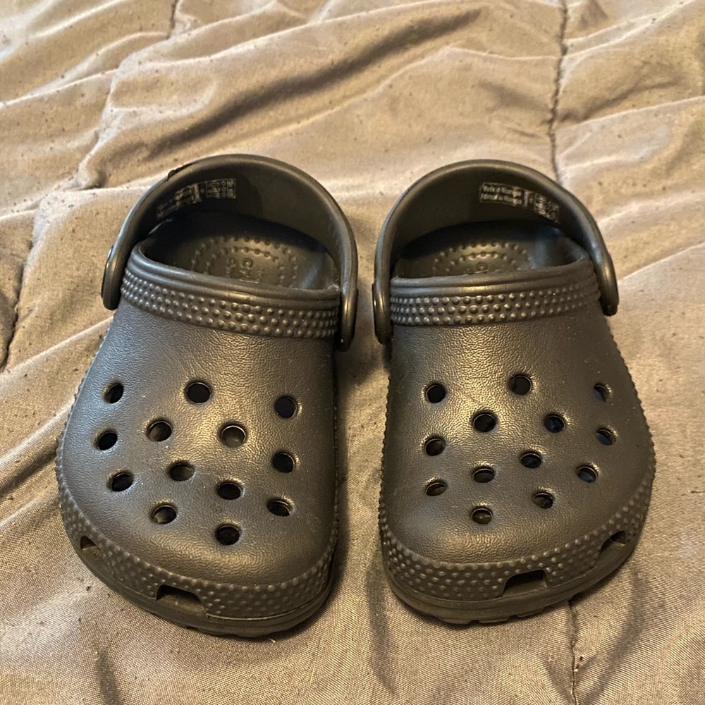 ❗️SOLD❗️Toddler Crocs
